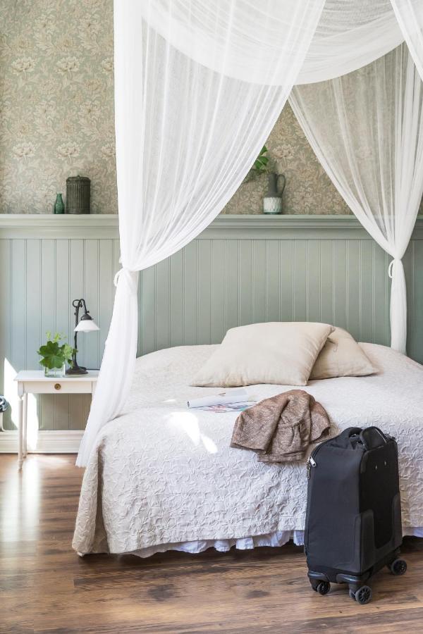 Okens Bed & Breakfast วาร์แบร์ก ภายนอก รูปภาพ