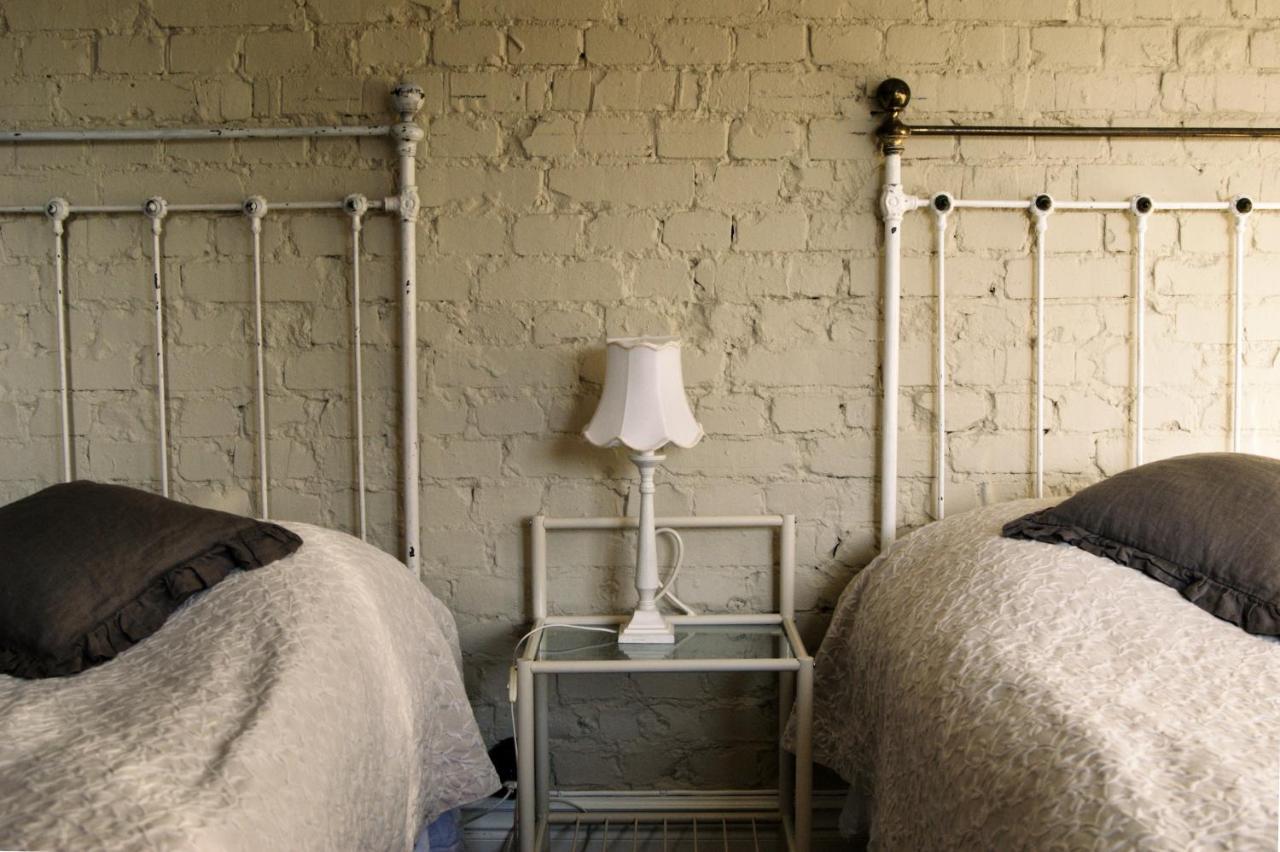 Okens Bed & Breakfast วาร์แบร์ก ภายนอก รูปภาพ