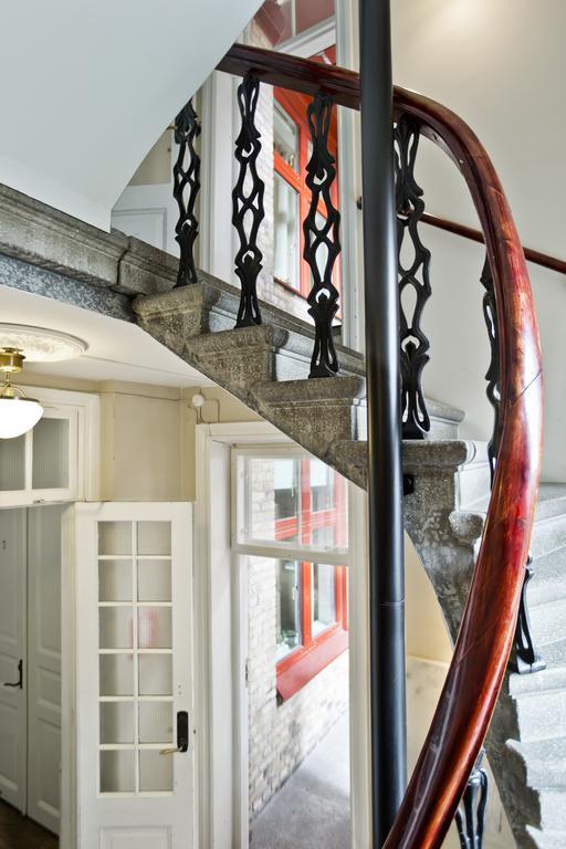 Okens Bed & Breakfast วาร์แบร์ก ภายนอก รูปภาพ